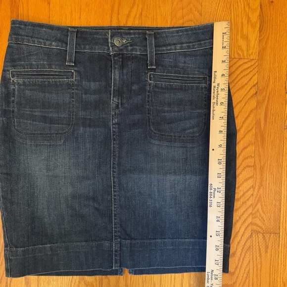 Levi’s Denim Dark Wash Skirt Women’s Size 4 - Picture 11 of 11